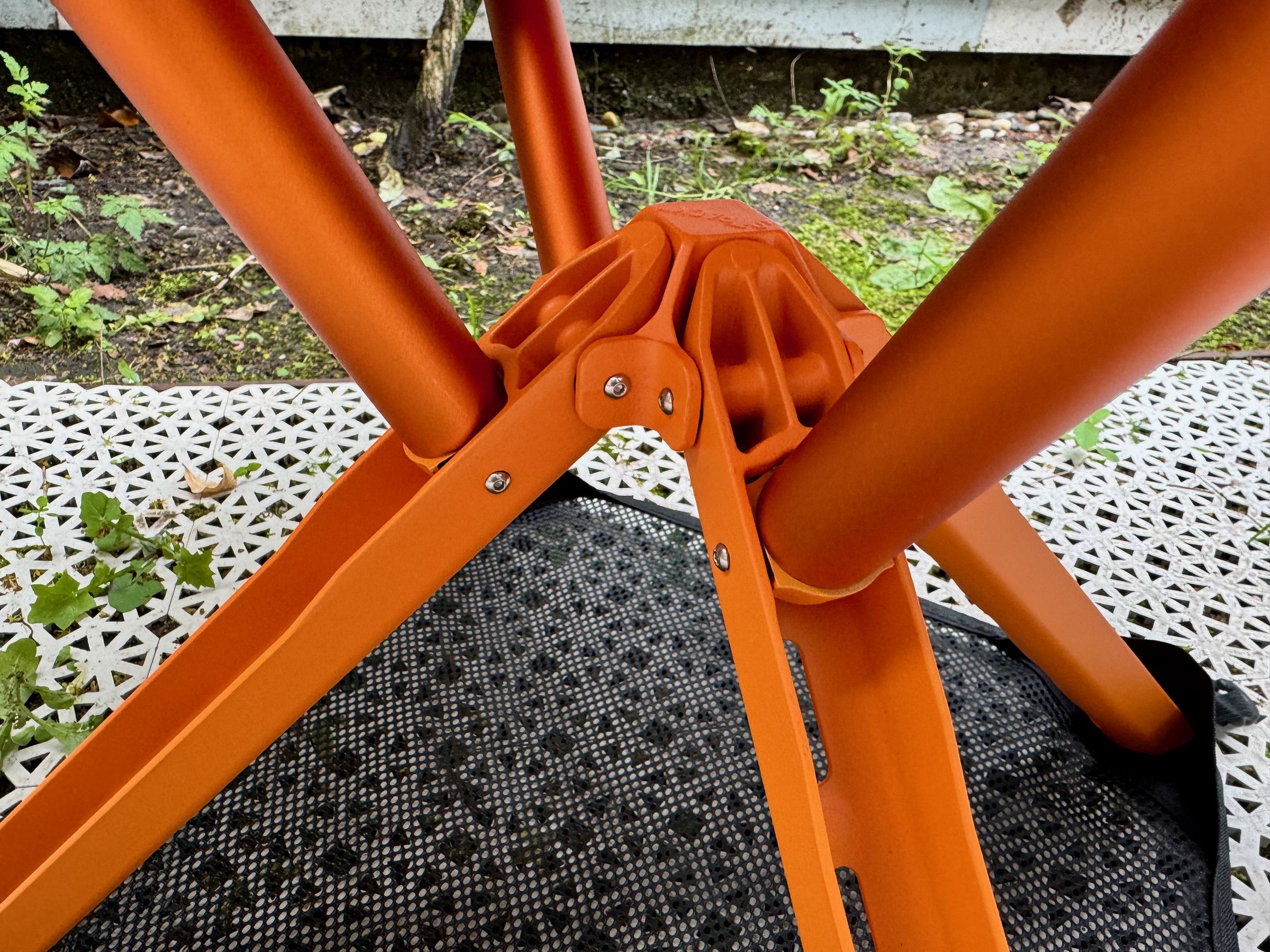 <em>The mechanical base of the single-piece chair.</em>